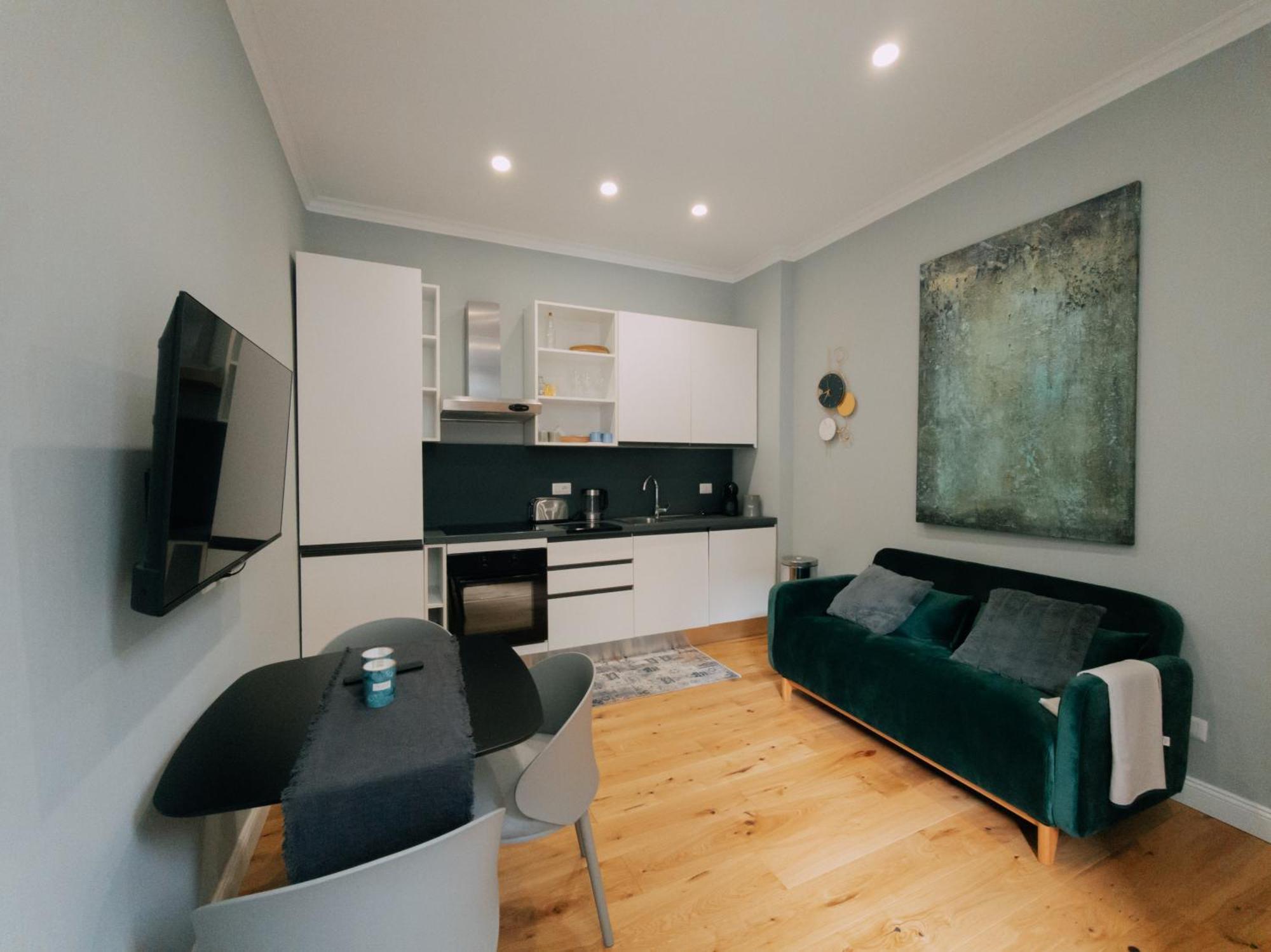 Luxury Center Metro Rossa Porta Venezia Apartment